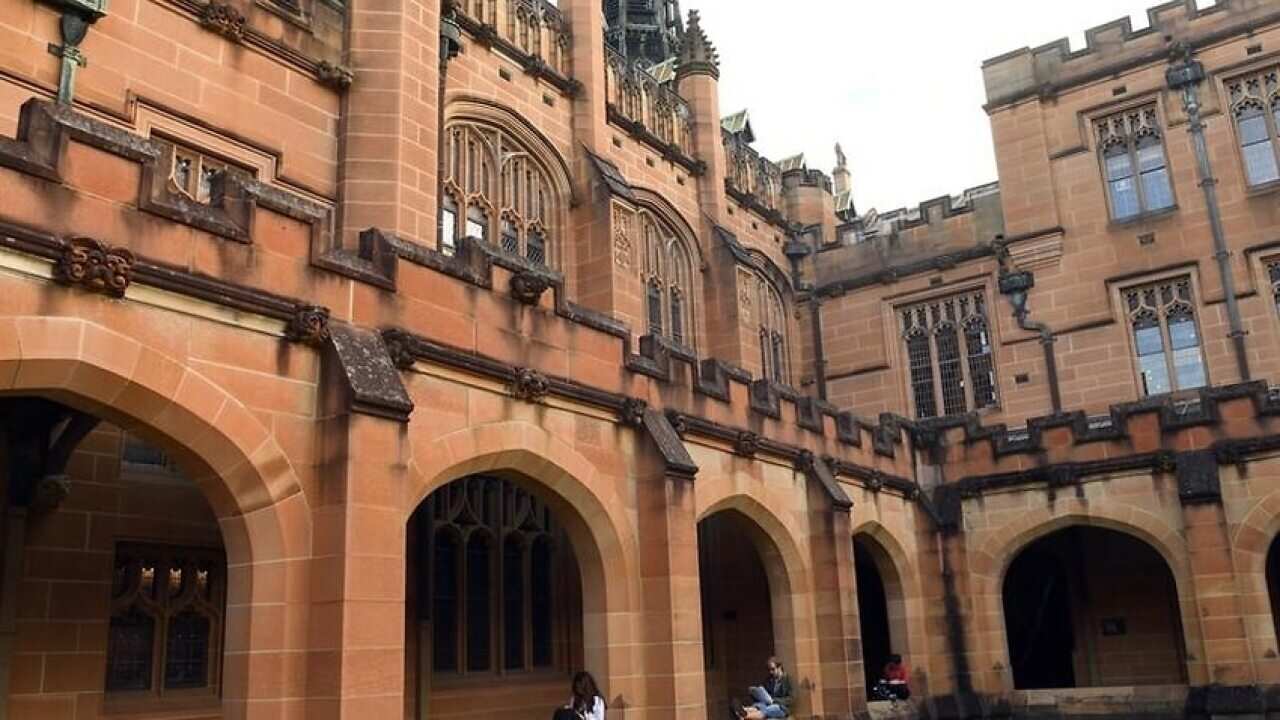 Image of the Sydney University's quadrangle with students