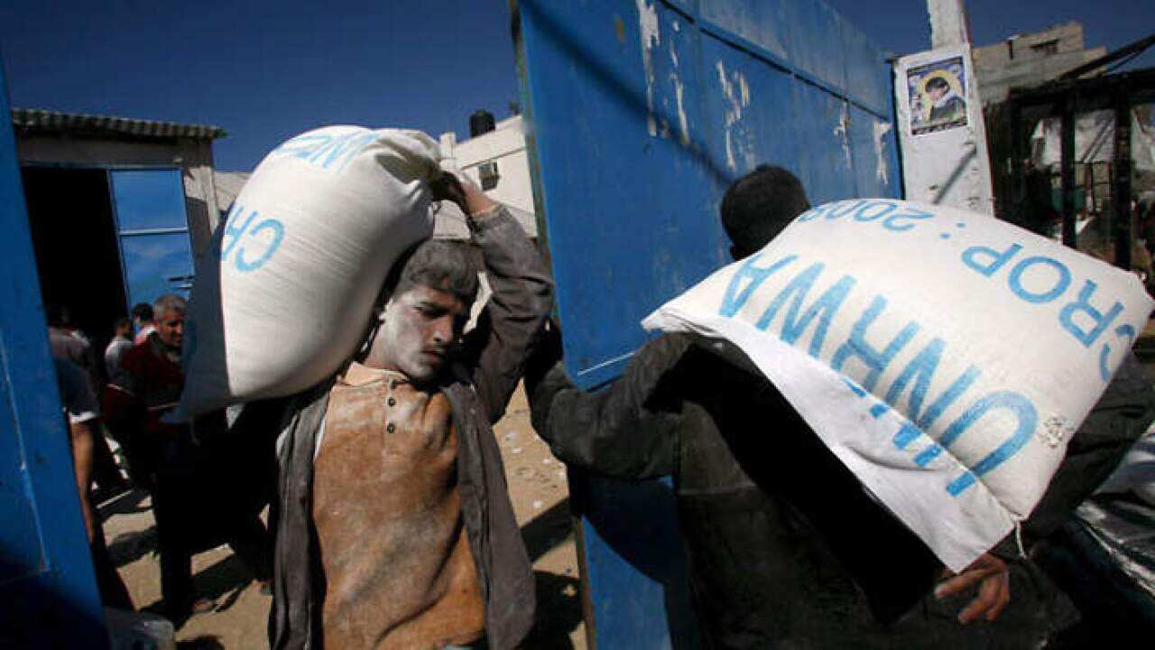 3981_unrwa-refugee-aid-120706-l-aap.jpg