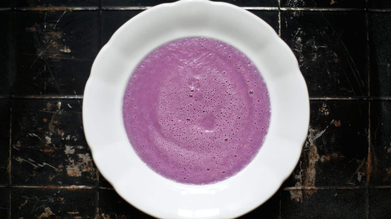 Red cabbage soup with almond butter