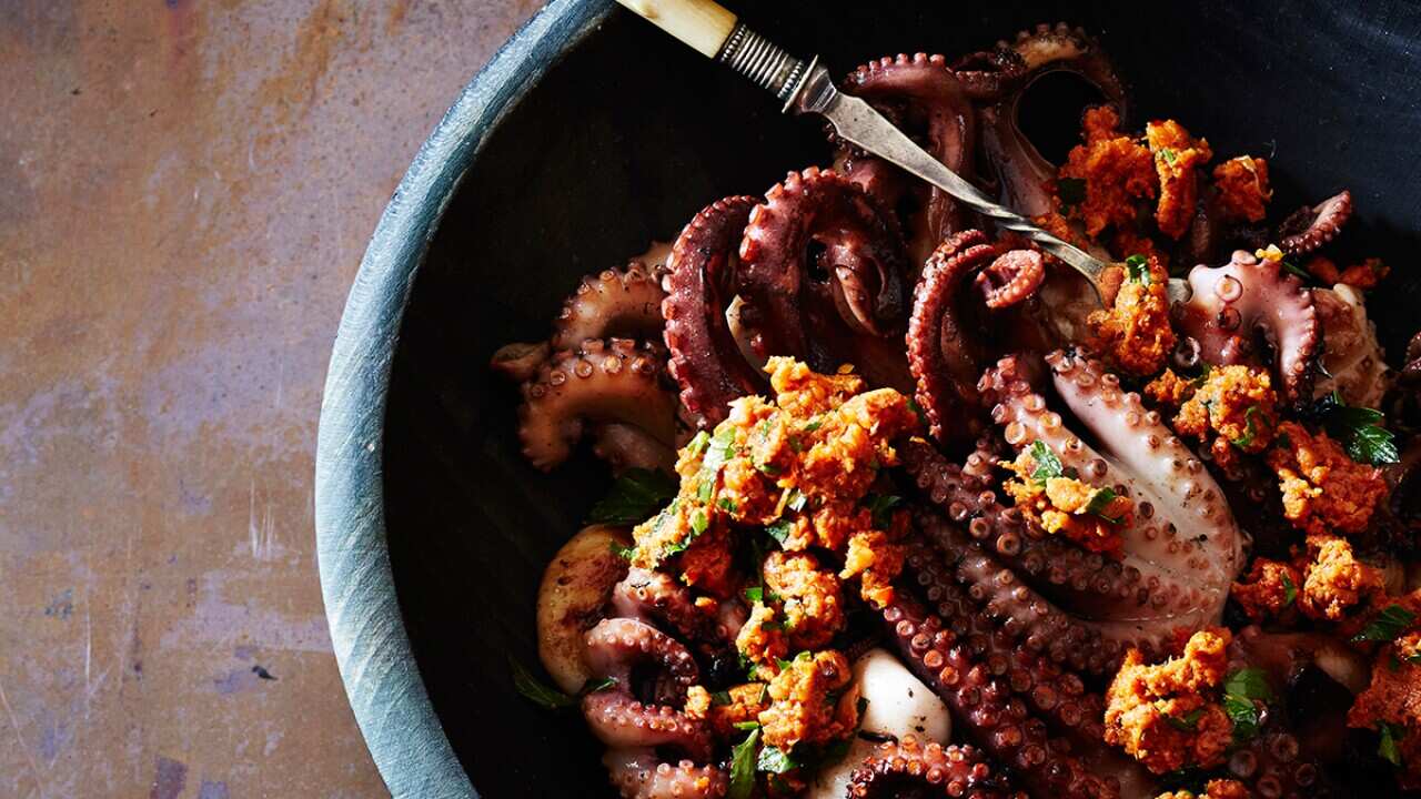 Barbecued octopus with tahini sauce (izgarada ahtapot)