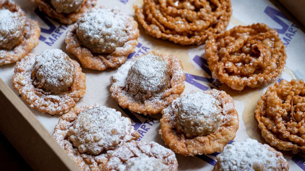 Calzoncelli di ceci is a Christmas tradition in the south of Italy.