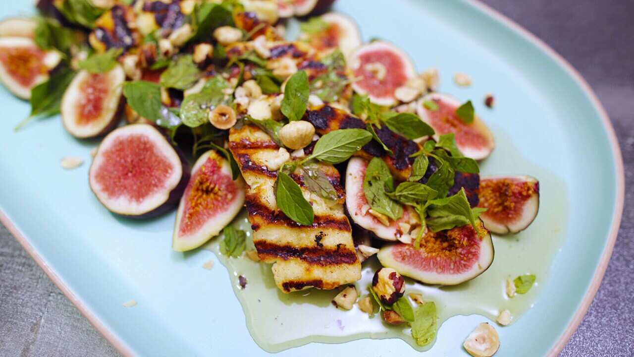 Haloumi and fig salad