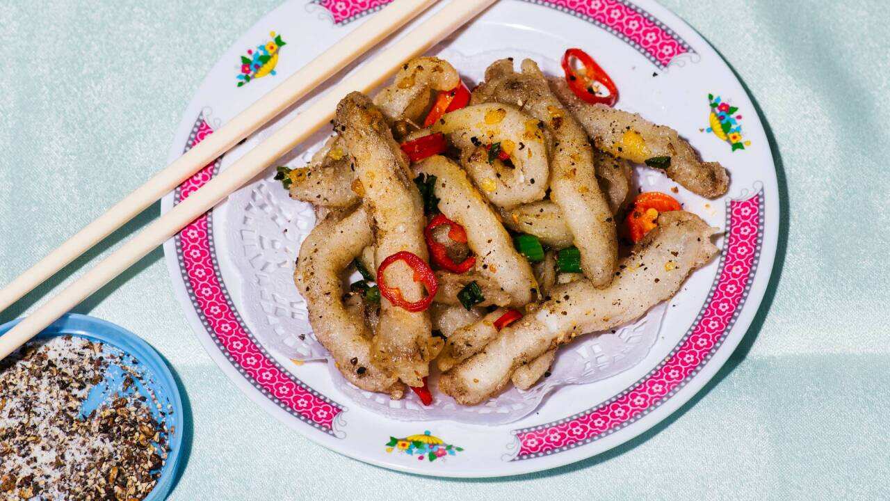 Chiu yim sin yau (Salt and pepper squid)