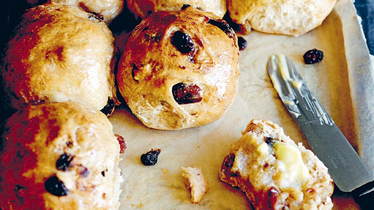 Sticky fruit buns