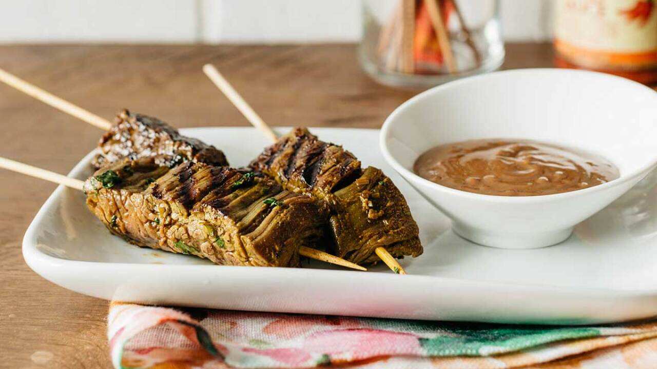 Beef satay with peanut sauce