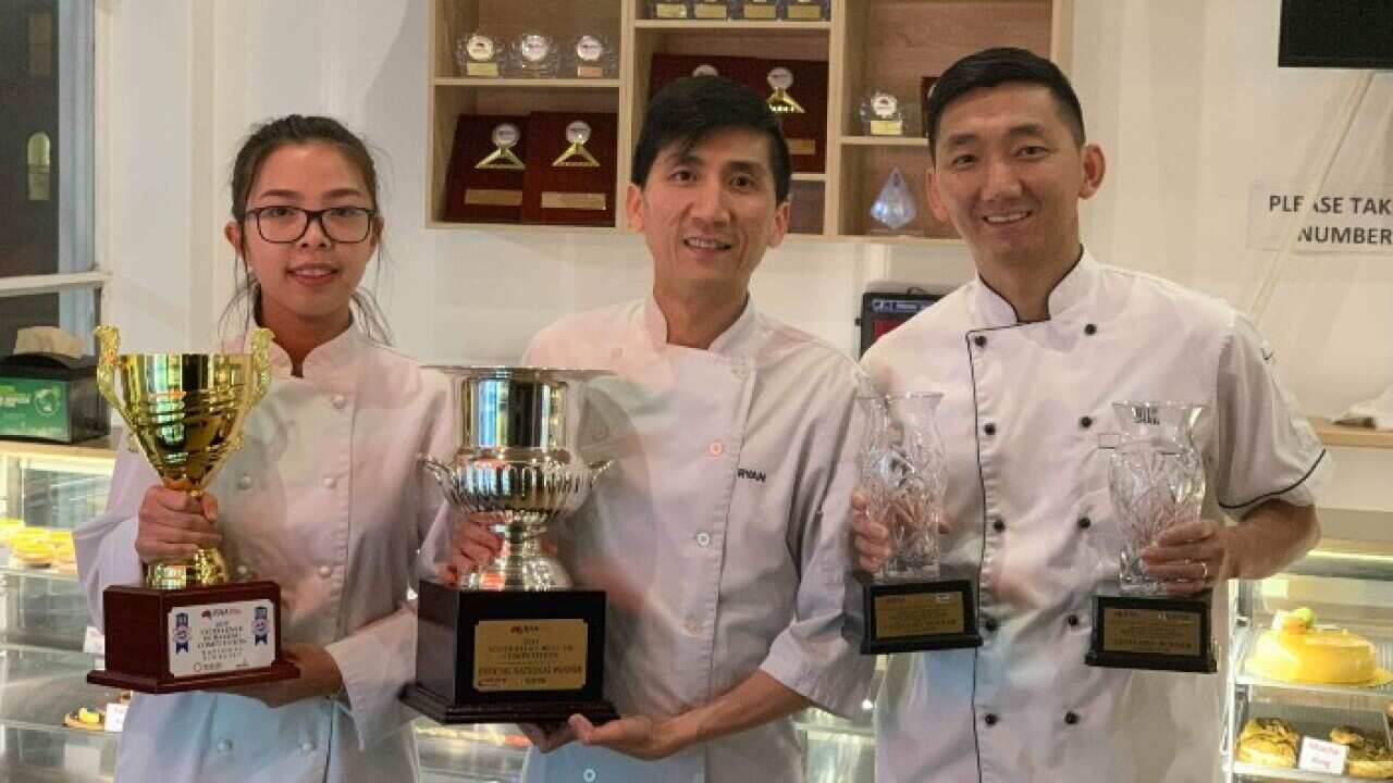 Best Pie Awards winner for 2018 and 2019. Ryan (Rathna) Khun is in the middle holding the awards with his team from Country Cob Bakery