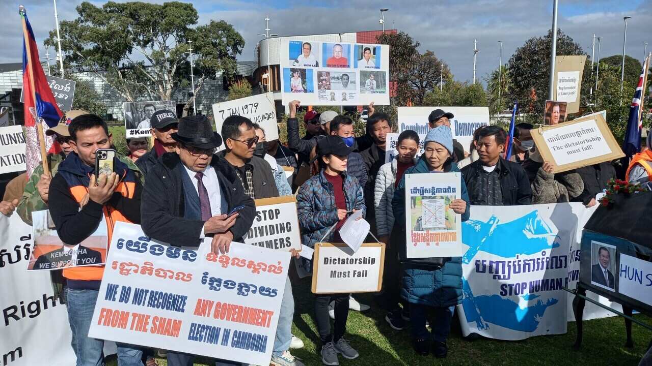 Members of the Cambodian diaspora have rallied in Melbourne calling for free and fair elections in Cambodia. (Phillippa Carisbrook, SBS News).jpg