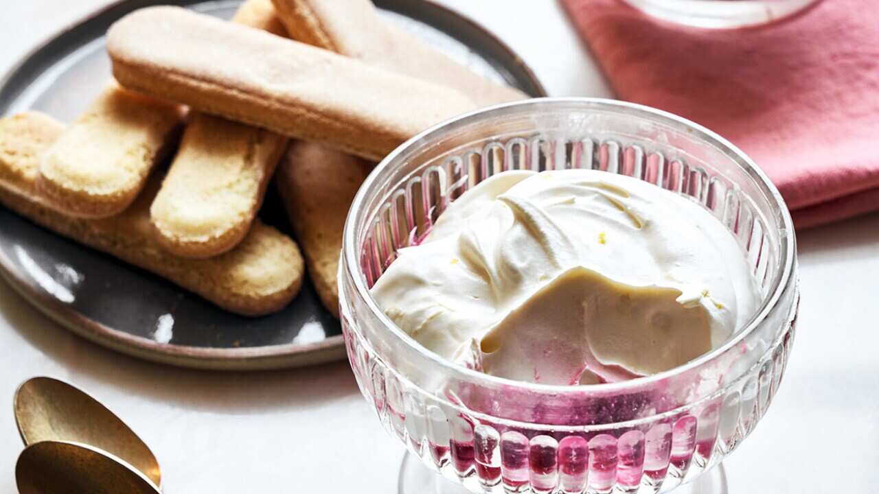 Lemon syllabub