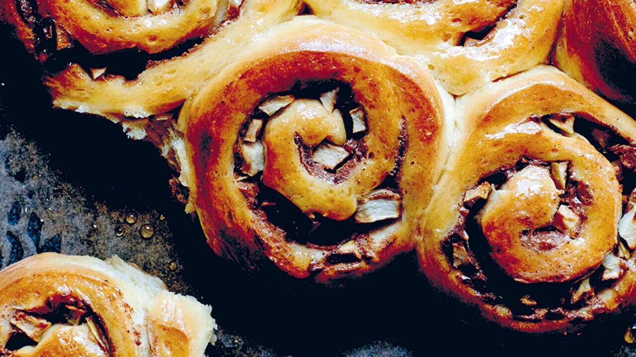 Cinnamon, apple & cream cheese scrolls