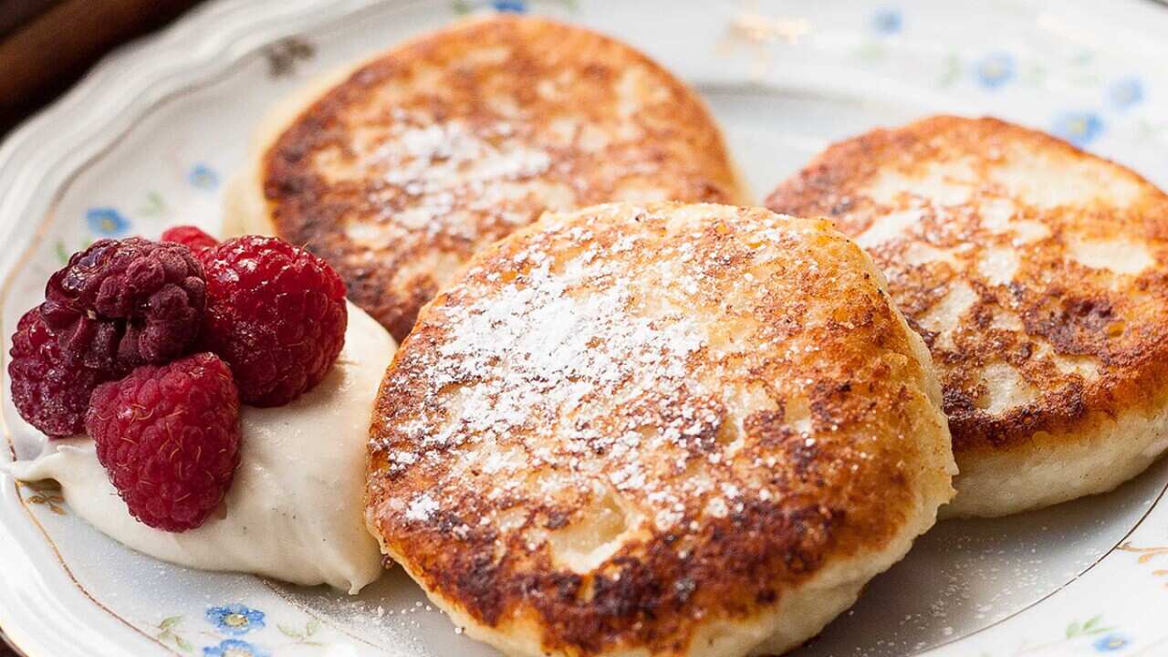 SWEET CHEESE FRITTERS - Syrniki