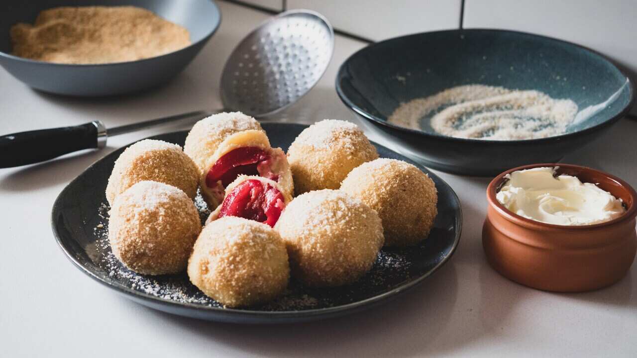 Plum dumplings (Knedle)