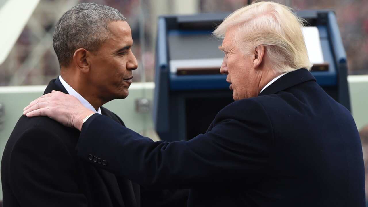 President Barack Obama shakes hands with President-elect Donald Trump during the Presidential Inauguration at the US Capitol in Washington, Friday, 20/1/2017.