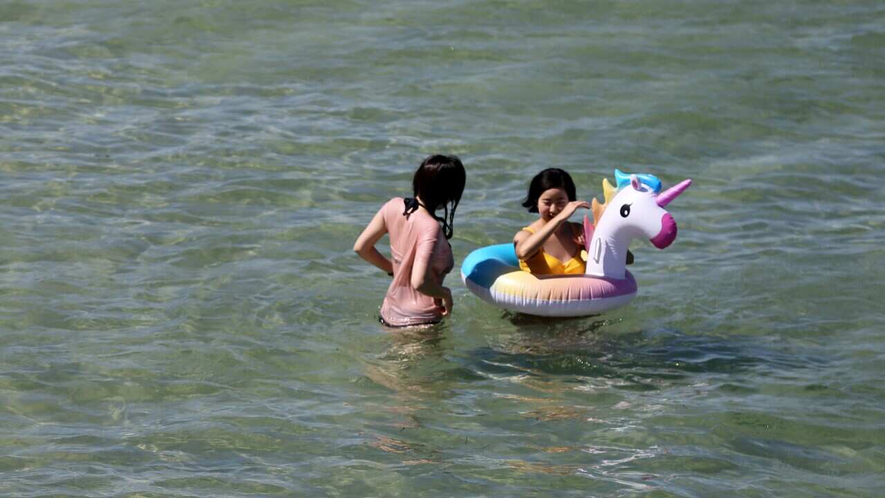 ADELAIDE HOT WEATHER