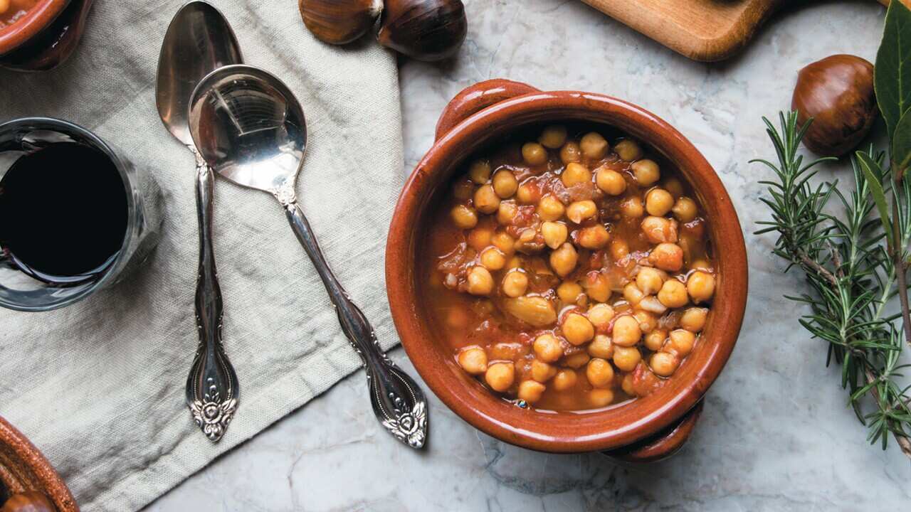 Chestnut and chickpea soup