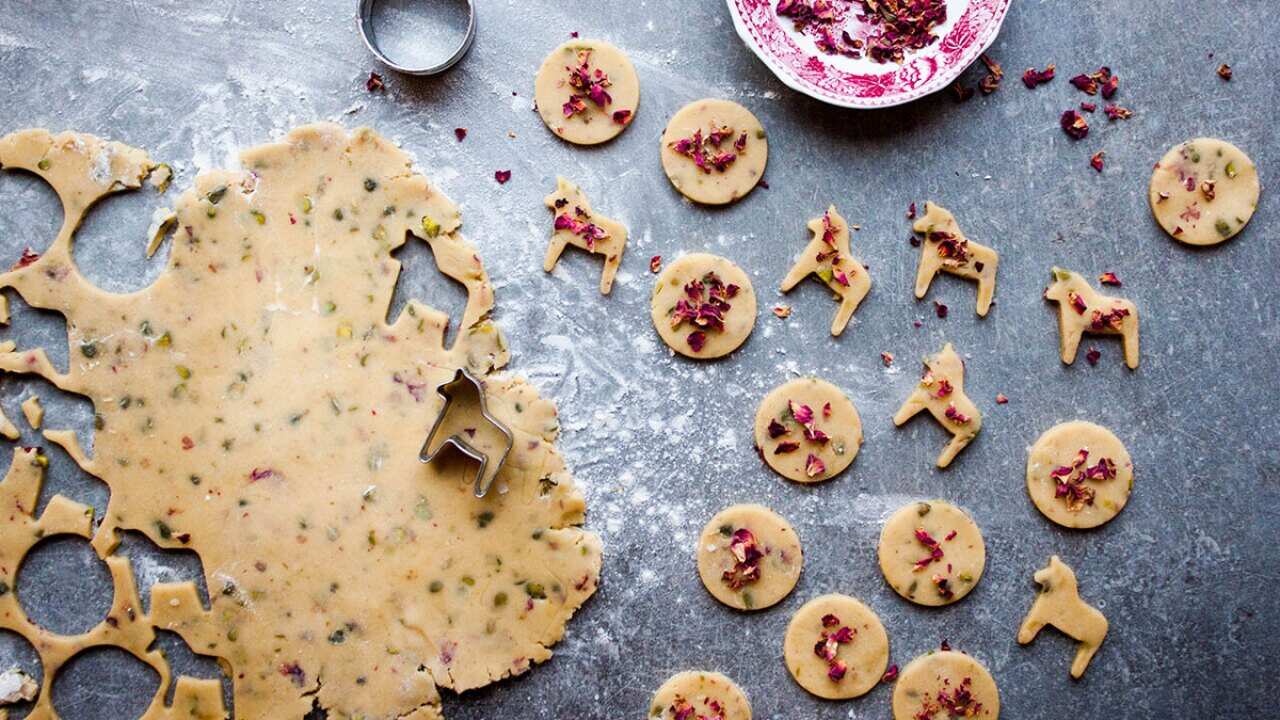 Rose pistachio shortbread